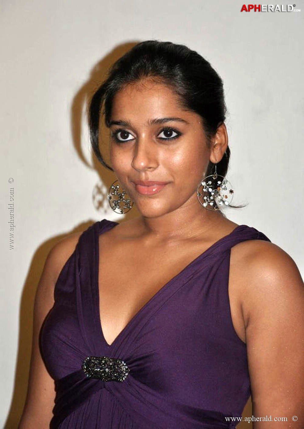 Rashmi Gautam hot stills