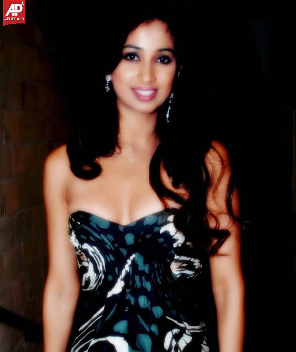 Shreya Ghoshal Hot Stills