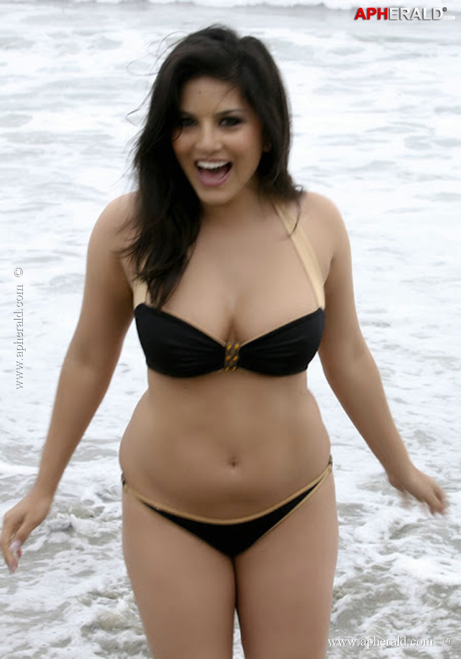 Sunny Leone Bikini Hot Photos