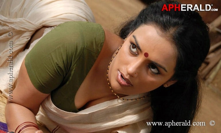 Swetha Menon Hot Gallery