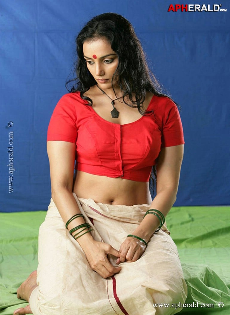 Swetha Menon Hot Gallery