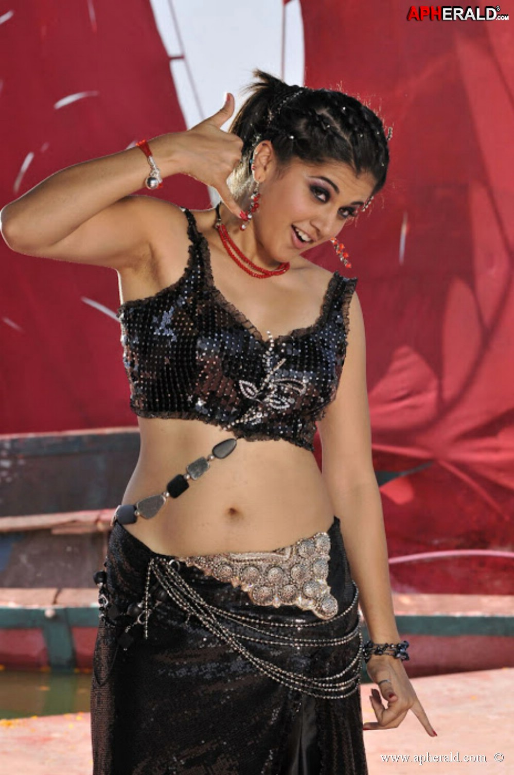 Taapsee Hot Navel Pictures