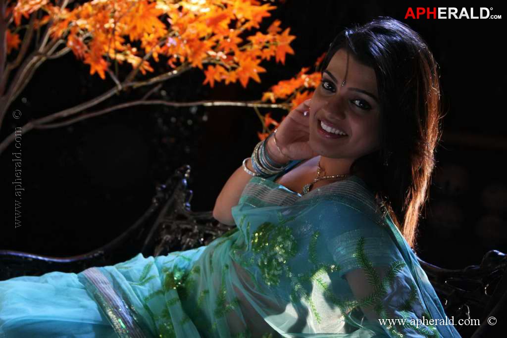 Tashu Kaushik Hot Pics 