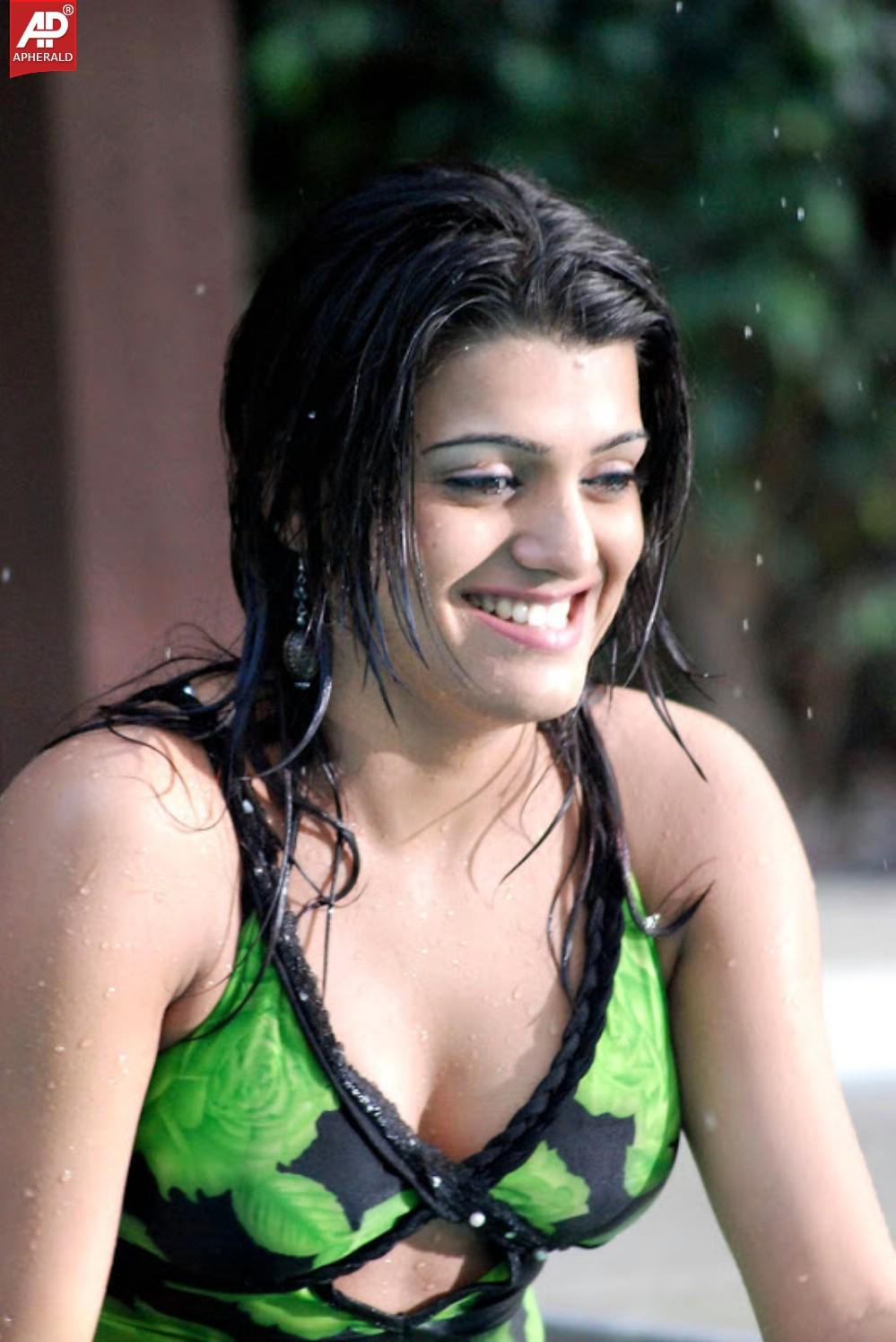 Tashu Kaushik Wet Hot Stills