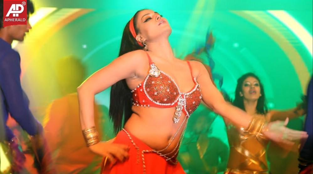 Veena Malik Hot Item Song Pics