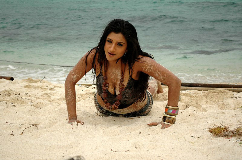 Yagna Shetty Hot Stills