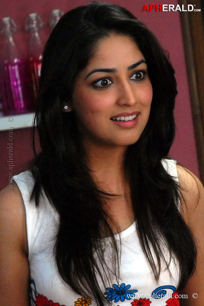 Yami Gautam Spicy Stills