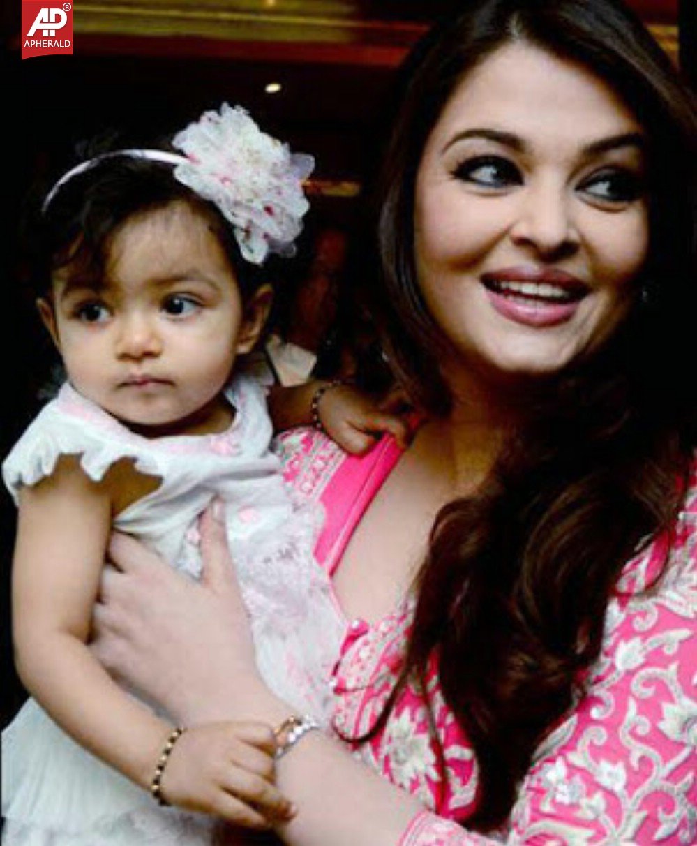 Aishwarya Rai Bachchan family pics