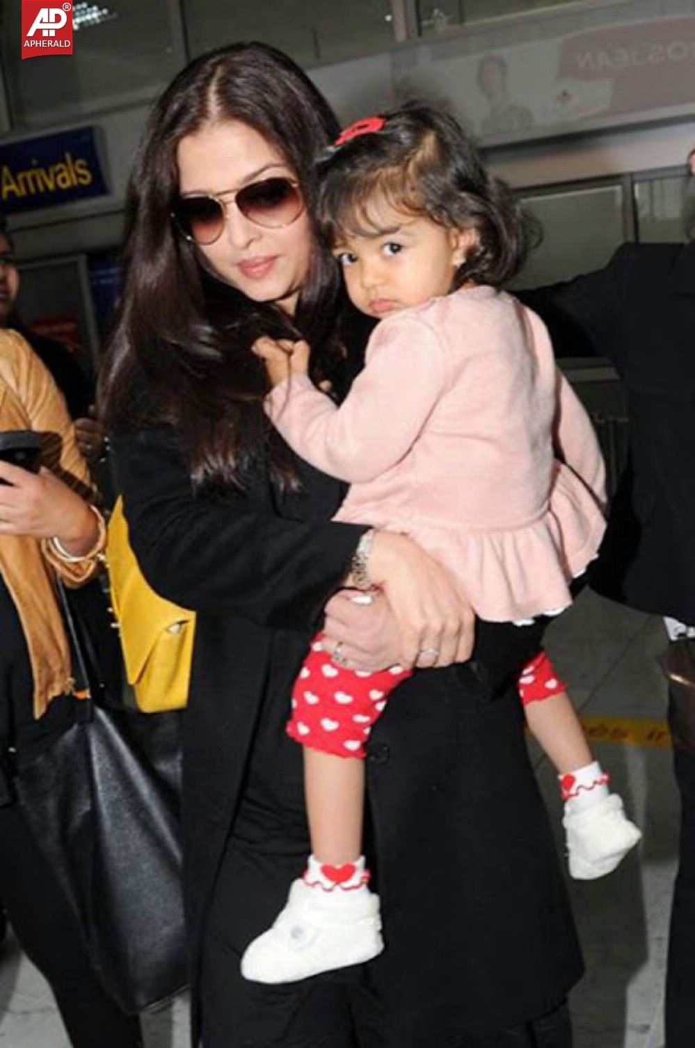 Aishwarya Rai Bachchan family pics