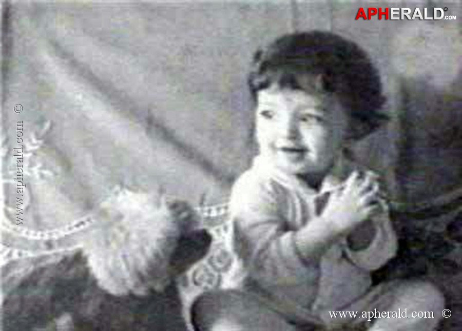 Aishwarya Rai Childhood Pics