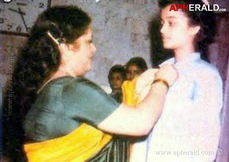 Aishwarya Rai Childhood Pics