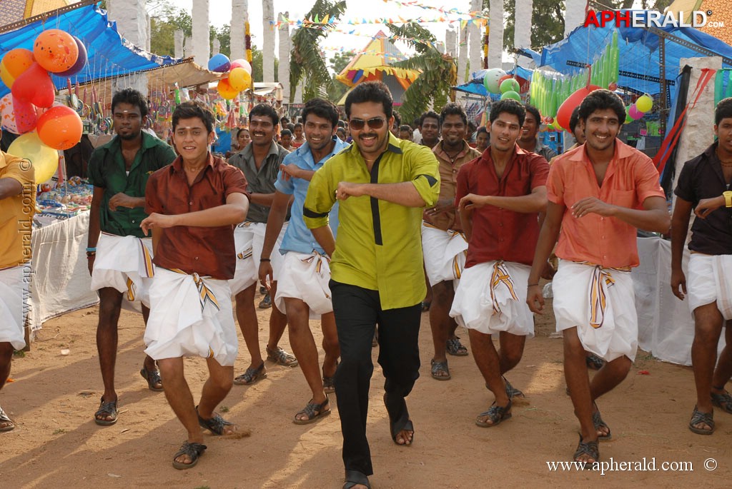 All In All Azhagu Raja New Movie Stills