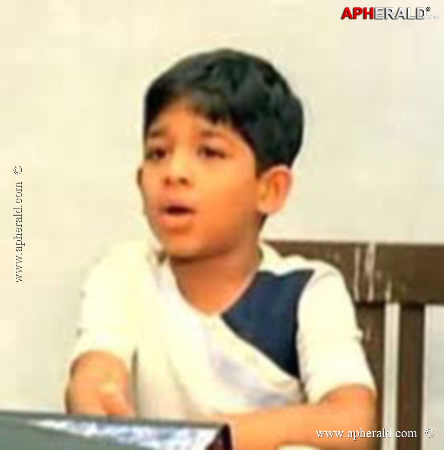 Allu Arjun Childhood Pics