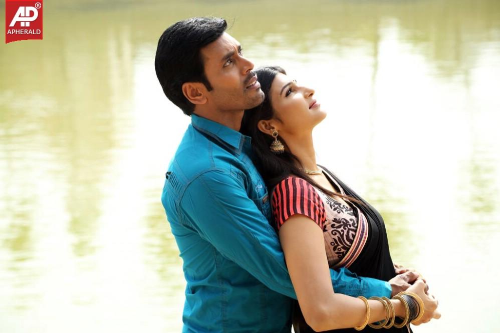 Azhagiya Pandipuram Movie Spicy Stills