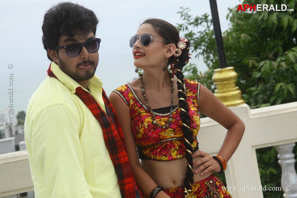 Band Baaja Movie New Stills