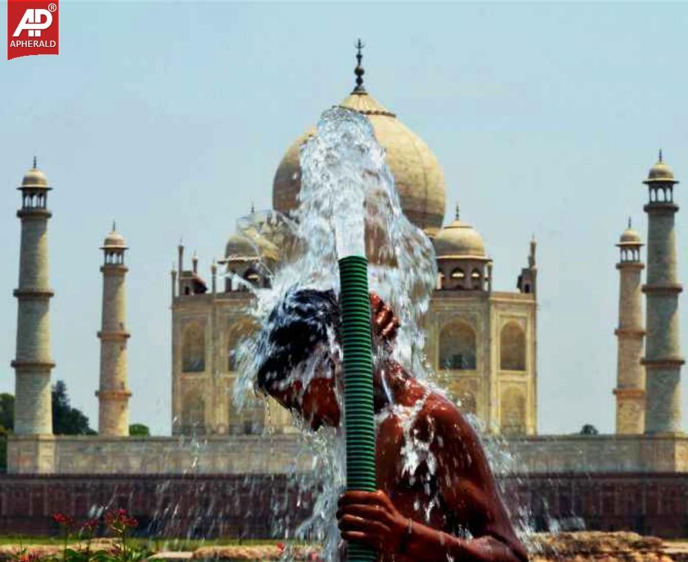 Heat Wave Scorches in Delhi