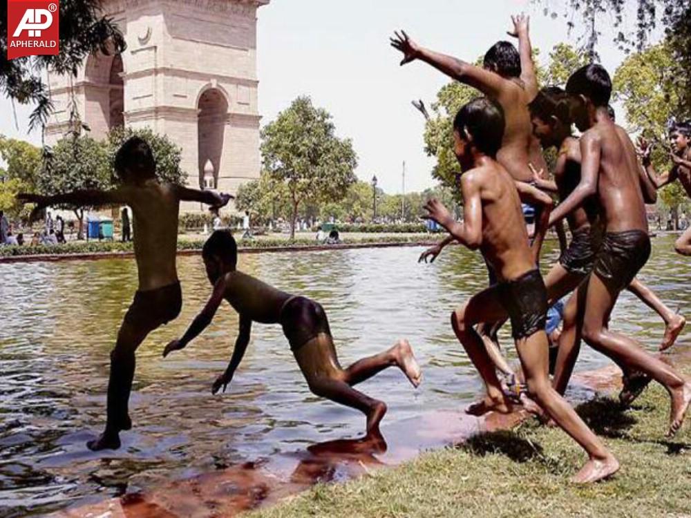 Heat Wave Scorches in Delhi