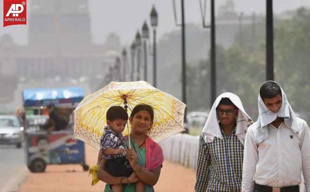 Heat Wave Scorches in Delhi