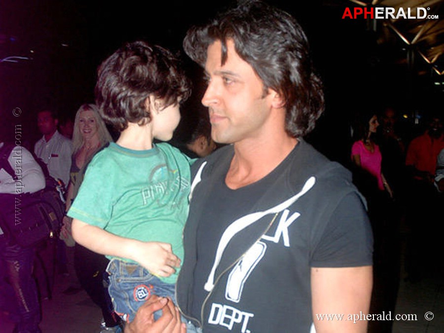 Hrithik Roshan Family Pics