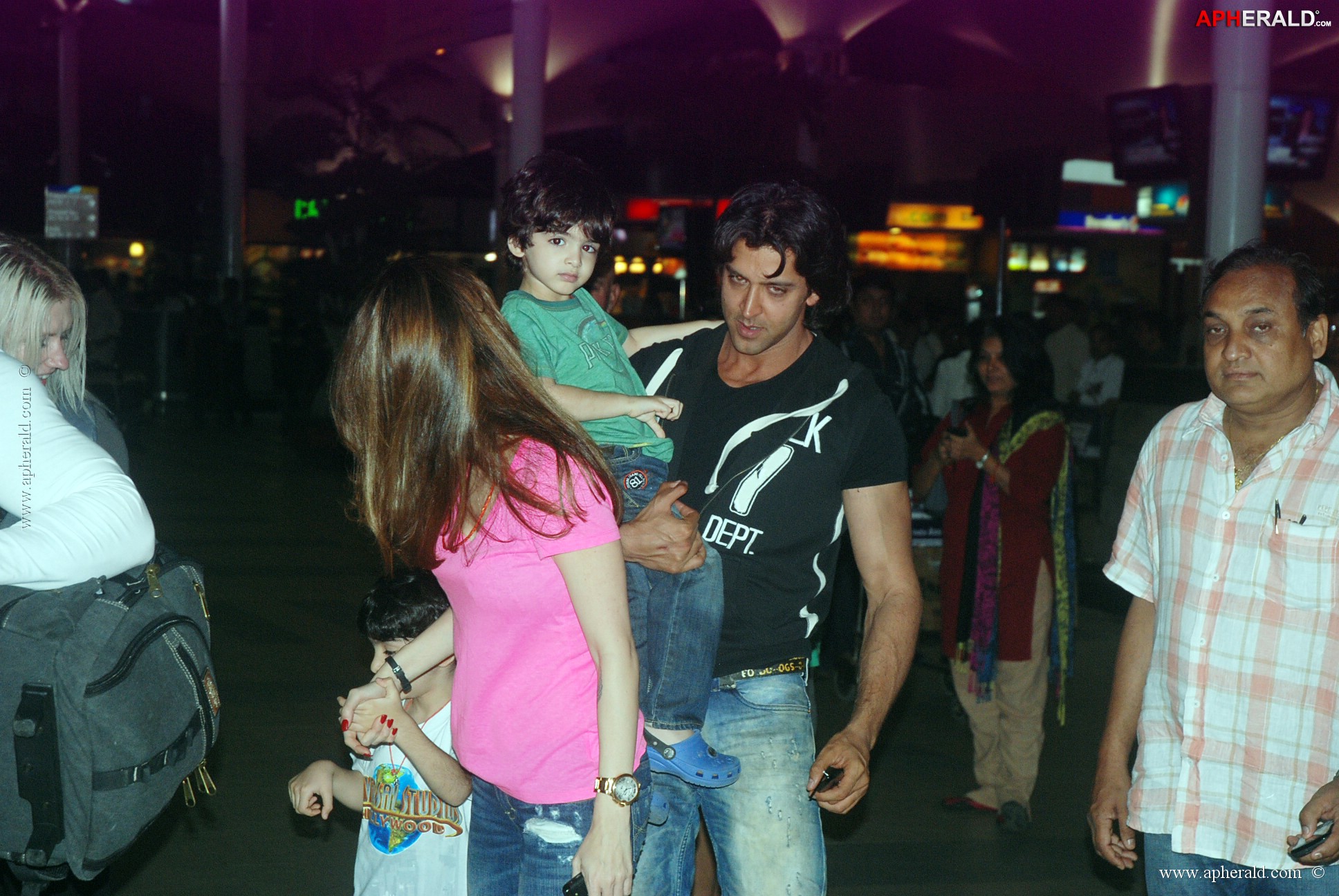 Hrithik Roshan Family Pics