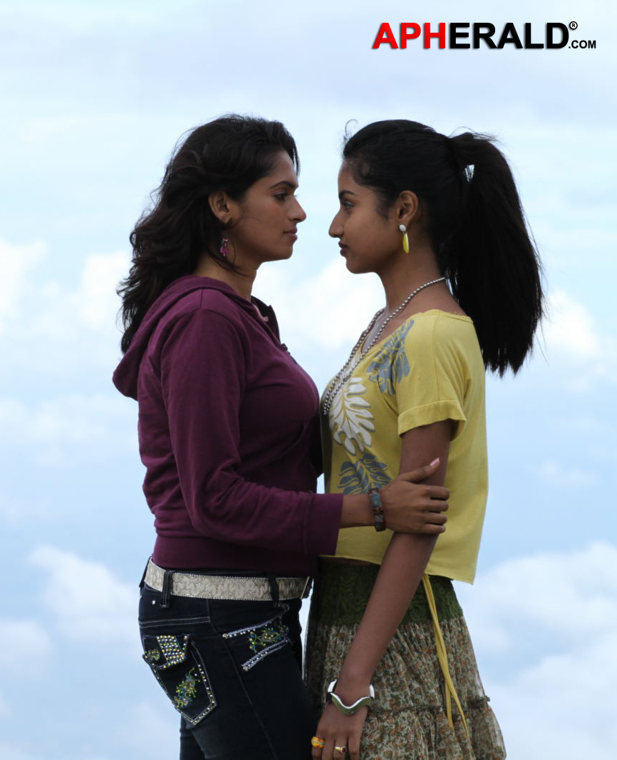 Idari Bhamala Kougili Movie Stills