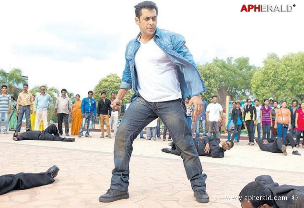 Jai Ho movie stills