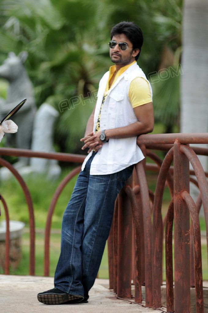 Jameen Tamil Movie Stills