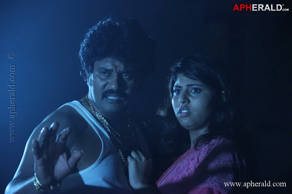 Kiliyanthattu Thoothukudi 2 Tamil Movie Spicy Stills