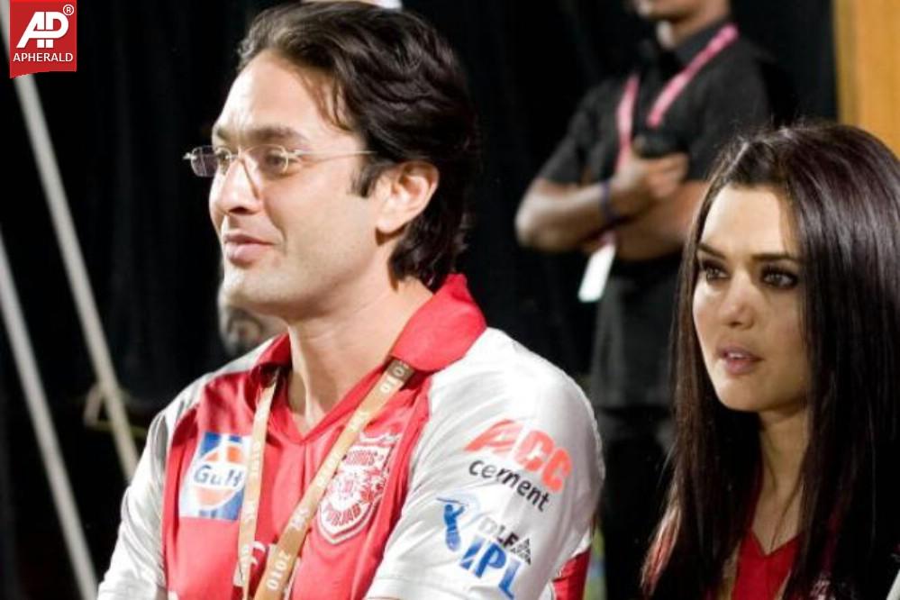 Preity Zinta Copule Rare Photos