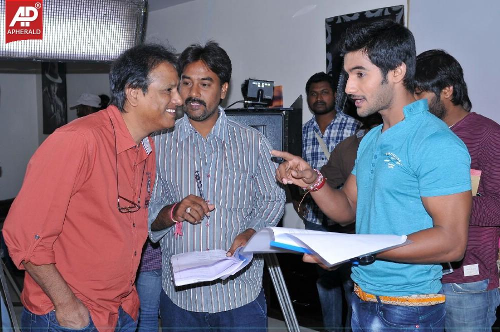 Pyar Mein Padipoyane Working Stills