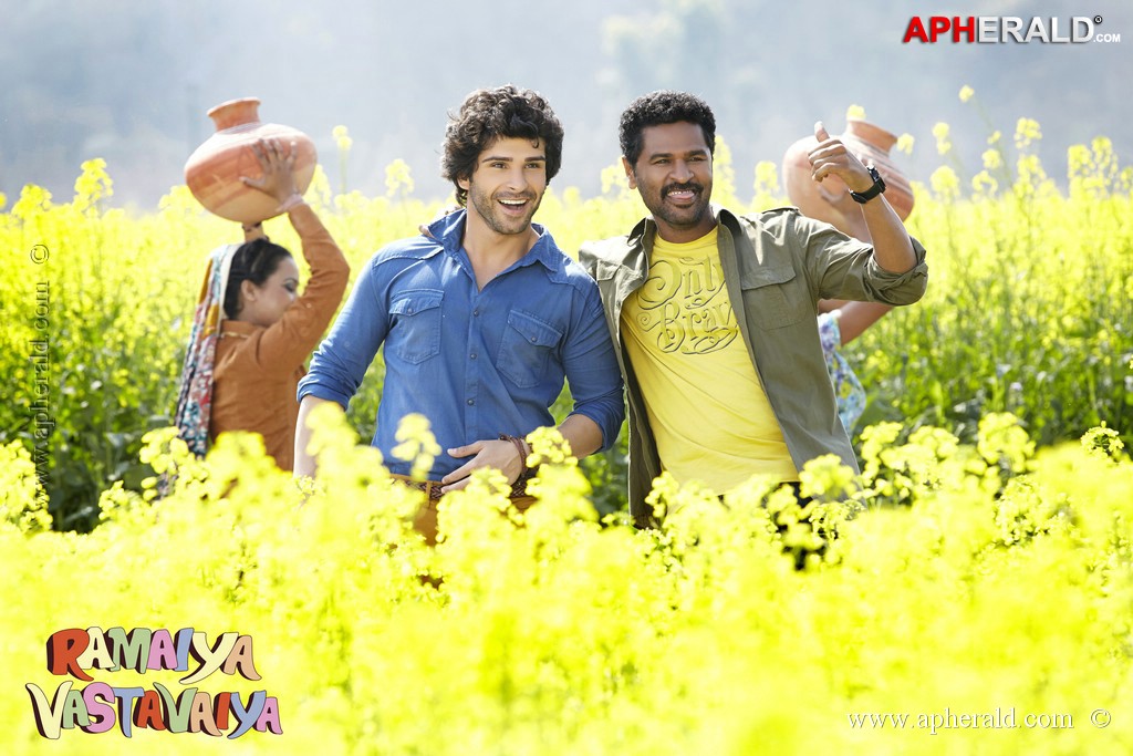 Ramaiya Vastavaiya Movie Posters