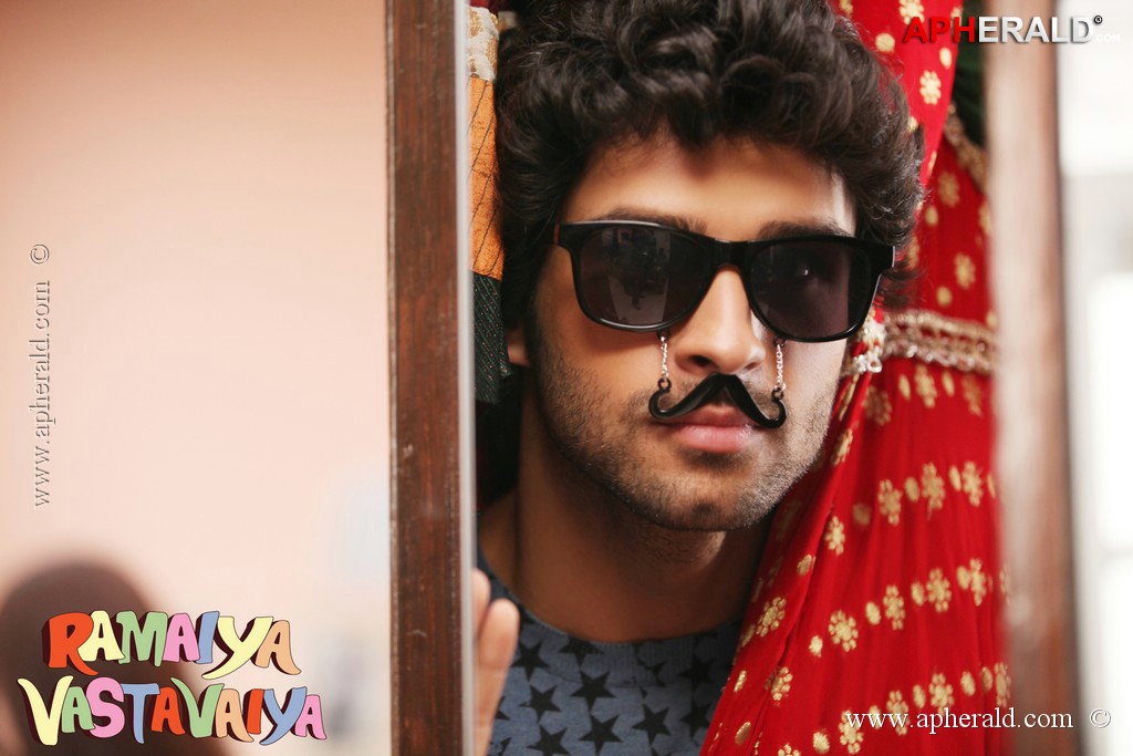 Ramaiya Vastavaiya Movie Posters