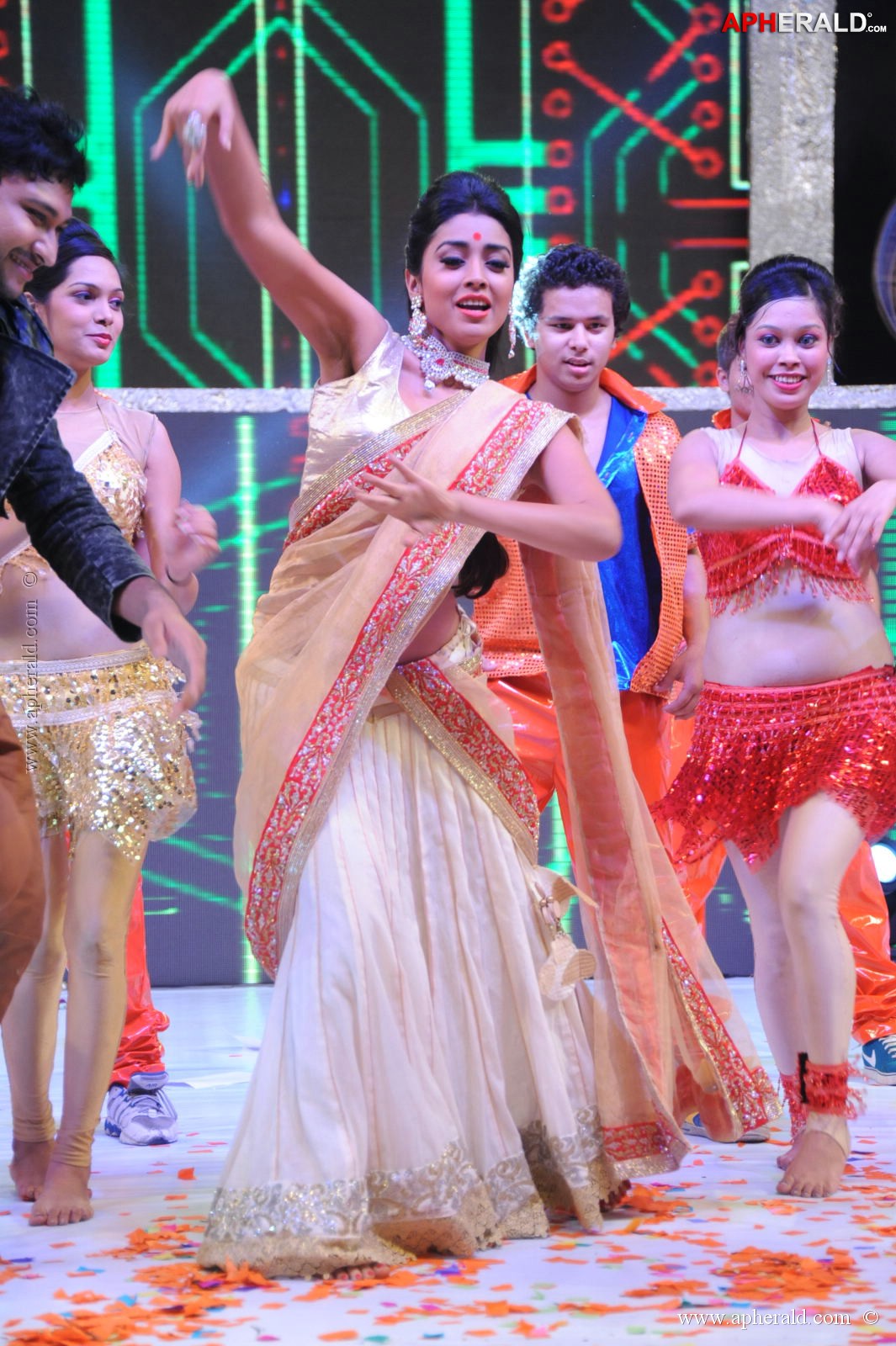 Shriya Dance at Tollywood Channel Launch