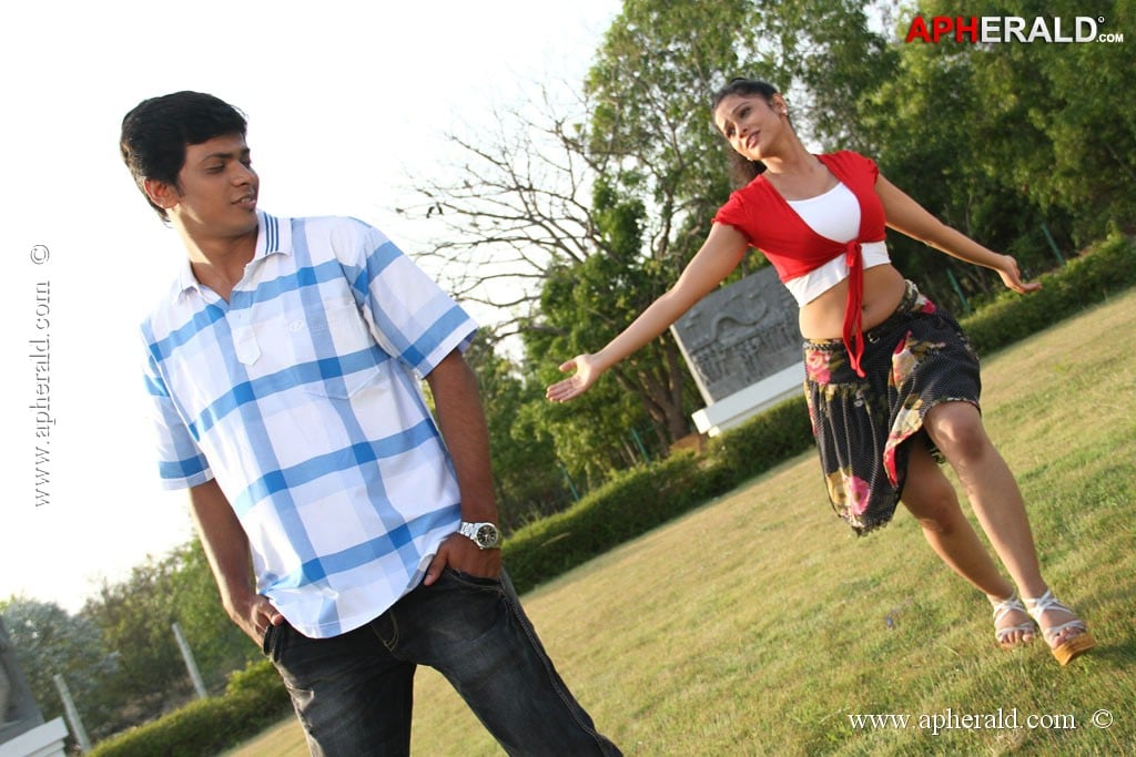 Sutta Pazham Sudatha Pazham Movie Stills