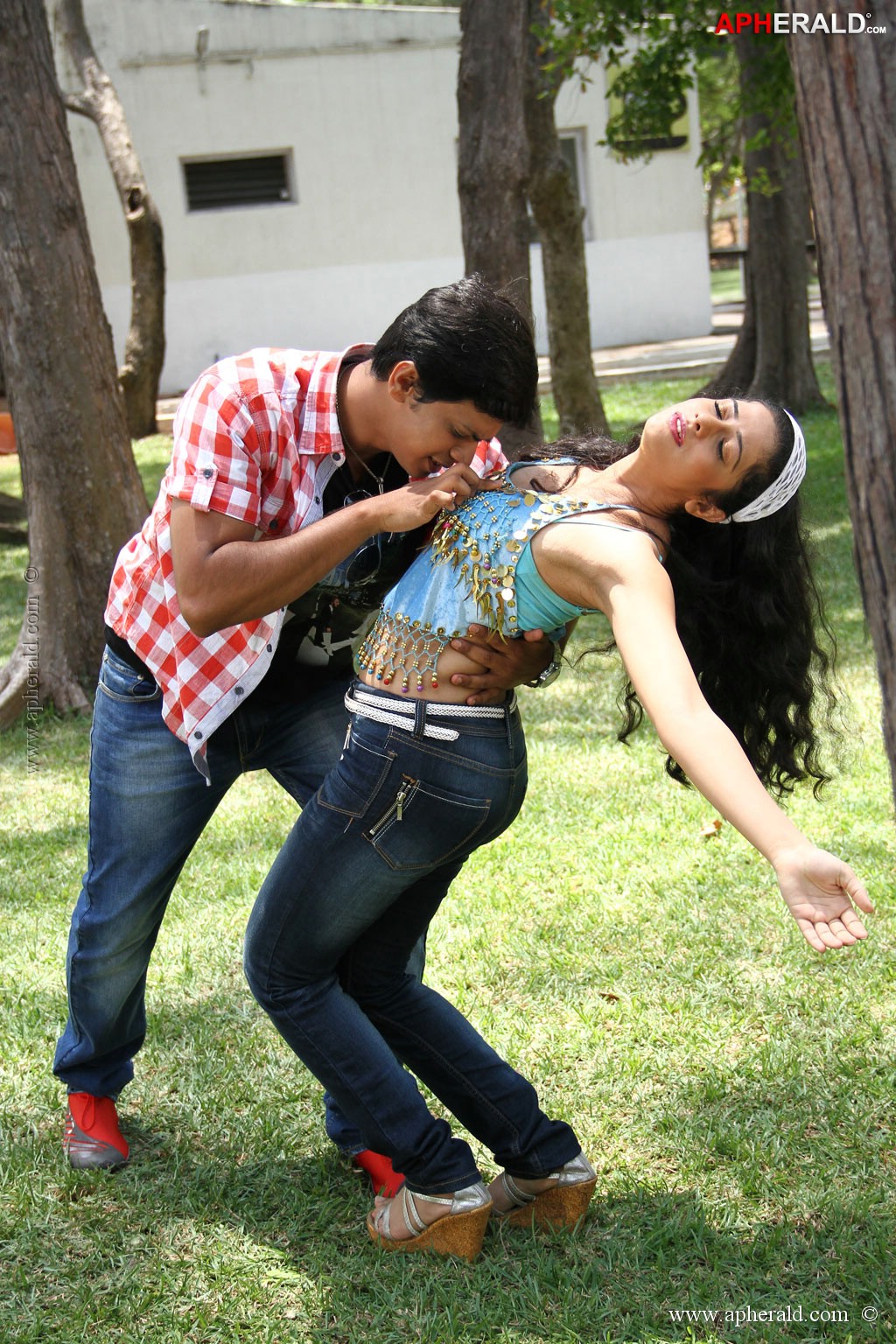 Sutta Pazham Sudatha Pazham Movie Stills