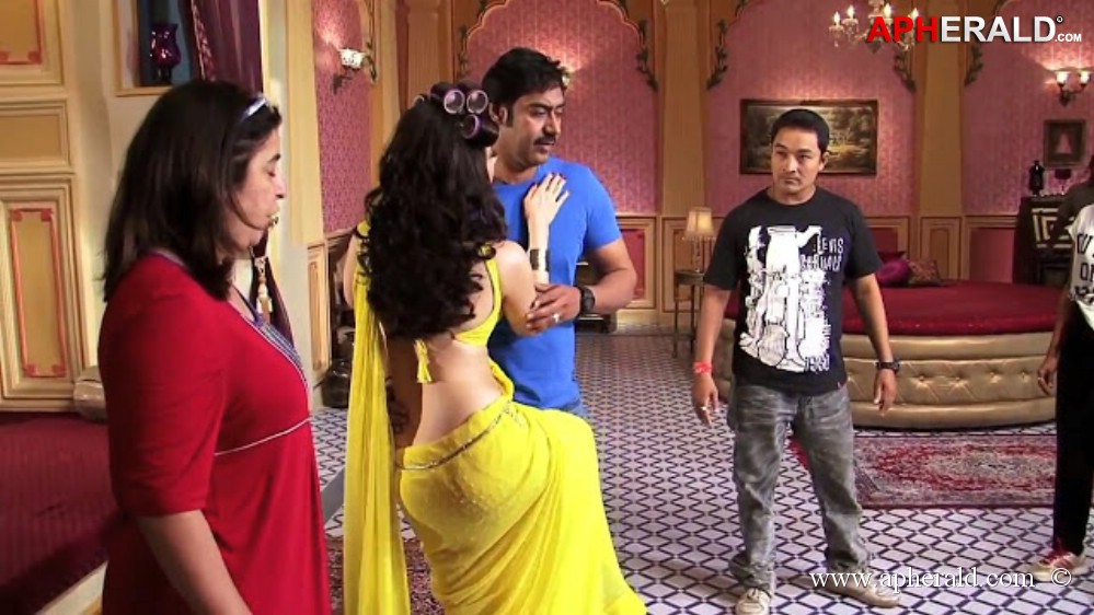  Tamanna Hot Unseen Spicy Dance Photos