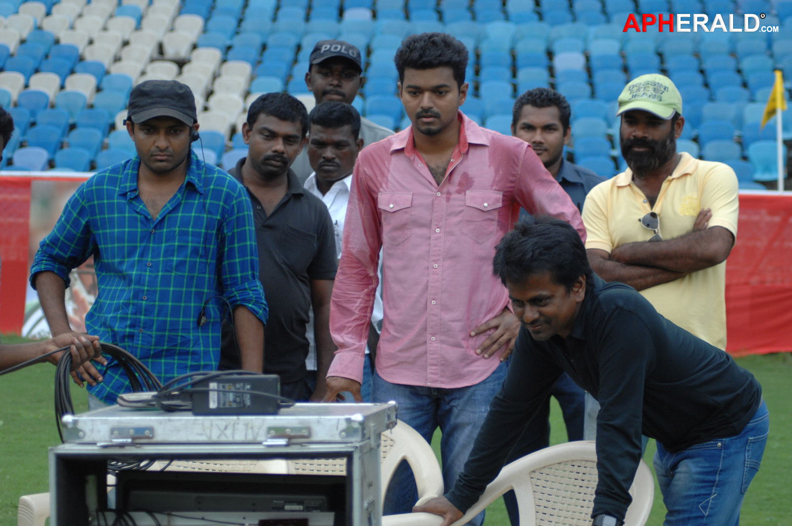 Thuppaki Movie Working Stills