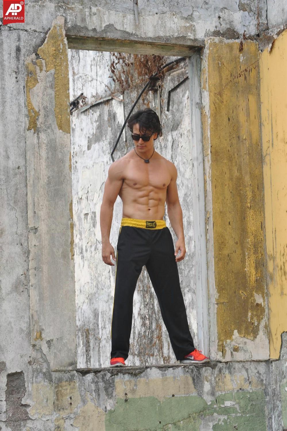 Tiger Shroff Stunt Performance