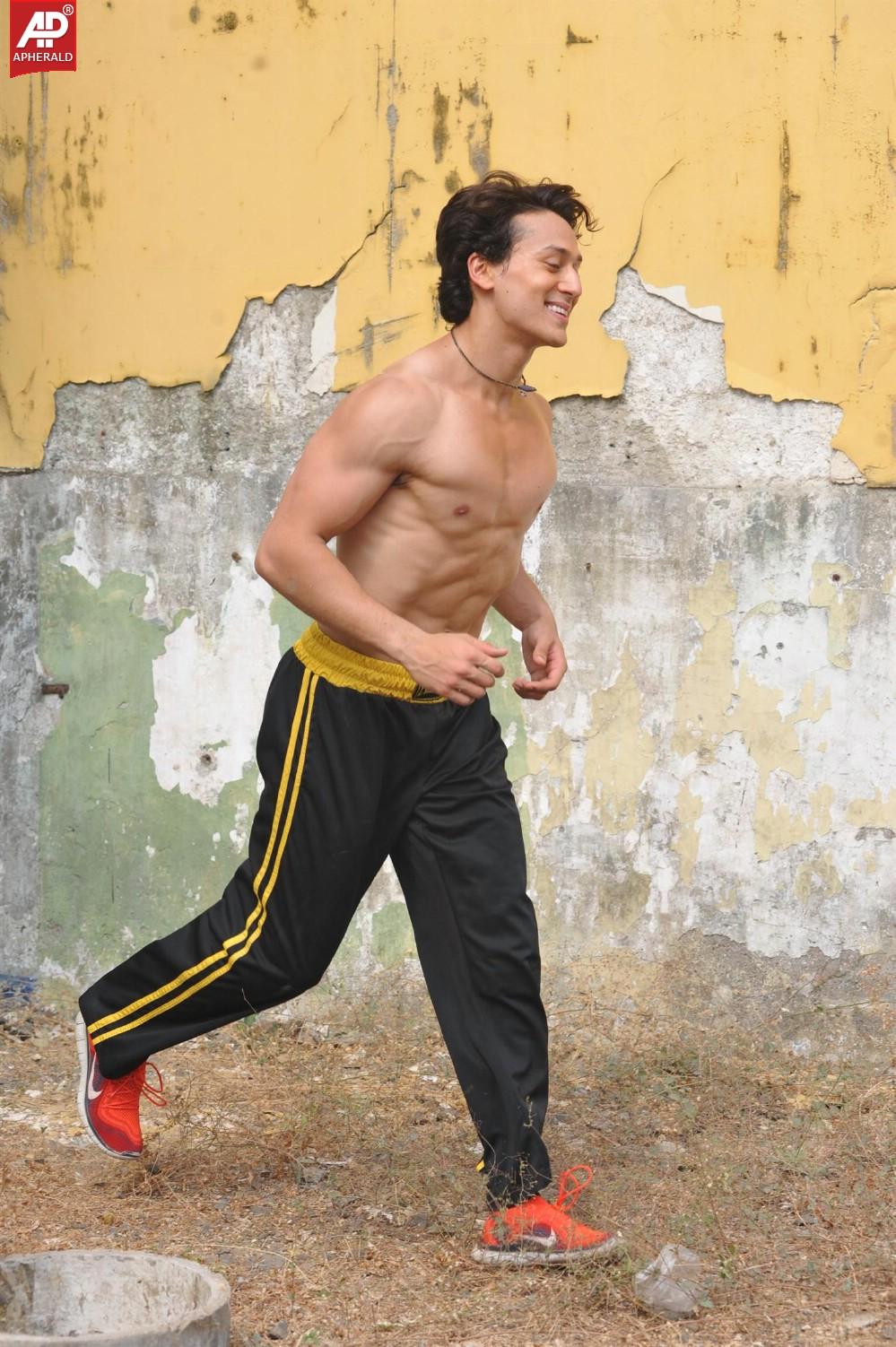 Tiger Shroff Stunt Performance