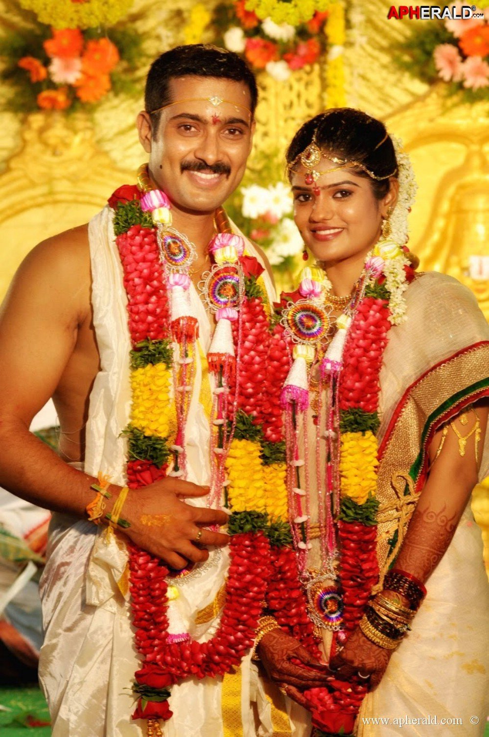 Uday Kiran with wife photos