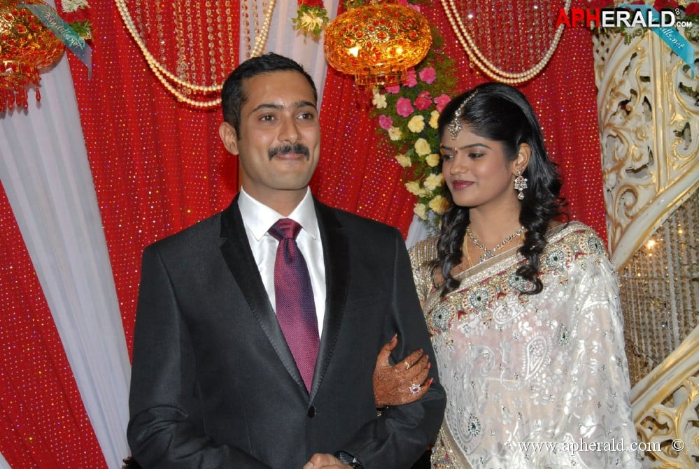 Uday Kiran with wife photos