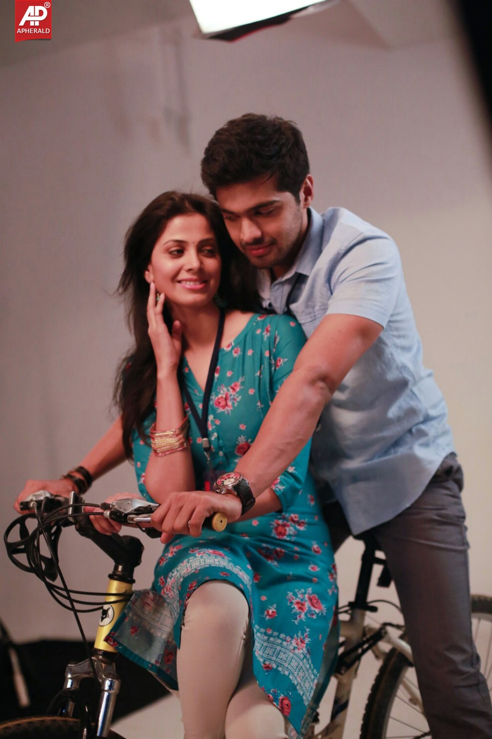 Weekend Love Movie New Stills