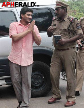 YS Jagan Latest (Jail) Photos