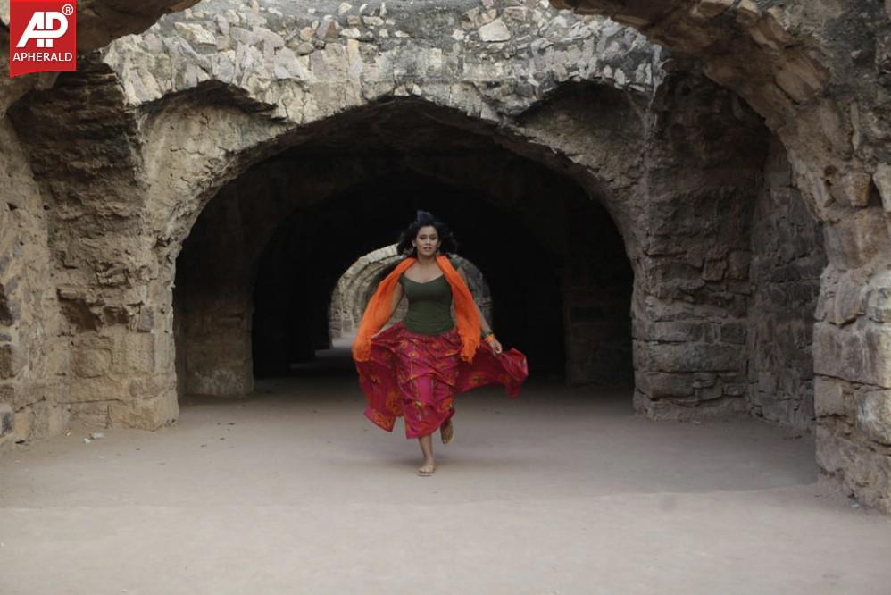 Yaan Movie Stills