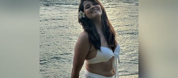 Anasuya store hot bikini