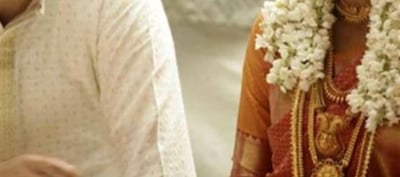 ఫ్యాన్స్ కి ఊహించని షాక్.. విడాకులు తీసుకోబోతున్న స్టార్ కపుల్స్..!?