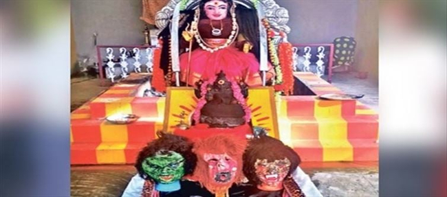लोगों को COVID-19 महामारी से बचाने के लिए कोयंबटूर मंदिर में स्थापित की गई 'कोरोना देवी' की मूर्ति