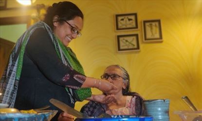 అమ్మ: మా అమ్మ నాన్నను వెతుకుతోంది.. కానీ ఆయన కనబడడు.!
