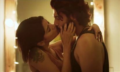 Oviya Sex Vidoes - Oviya says how her Boyfriend felt when she kissed an Unknow