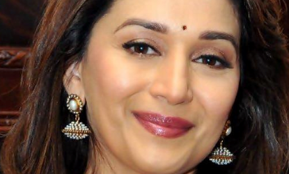 Madhuri Dikshit fights with Villain